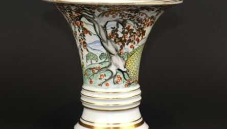 Декоративная ваза, фарфор, авторская роспись, Рига (Латвия), Высота: 15.5 см