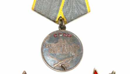 Medaļu komplekts "Par militāriem nopelniem Nr.519269", "Sarkanās Zvaigznes ordenis Nr.1648430"...