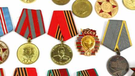 Medaļu komplekts "Par militāriem nopelniem Nr.519269", "Sarkanās Zvaigznes ordenis Nr.1648430"...