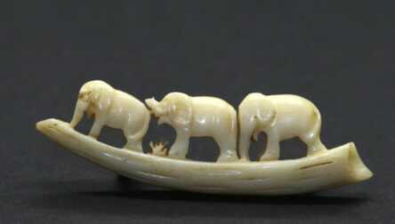 Brooch, Carved by hand, Weight: 3.74 gr