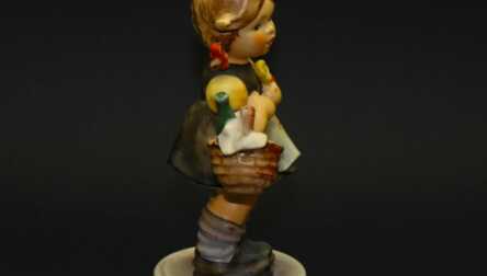 Figurine "Little visitor", Biscuit, "M.I. Hummel Club Exclusive Edition 1994/95", Germany
