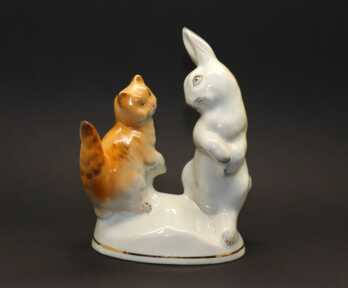 Statuete "Kaķis un Zaķis", Porcelāns, 1. šķira, Rīgas porcelāna rūpnīca, Modeļa autors - Līze Dzeguze, Rīga (Latvija)