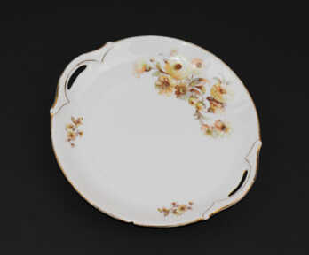 Biscuit tray, Porcelain, M.S. Kuznetsov manufactory, the 34-40ties of 20th cent., Riga (Latvia)