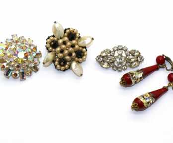 Vintage Brooches + Earrings (Clips), Weight: 35. 27 Gr.