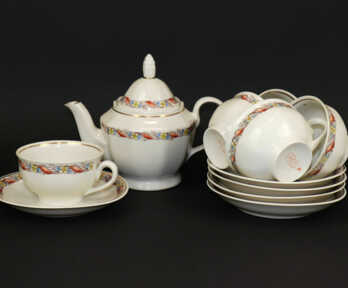 Tea pairs and Teapot from service "Rubenss", Porcelain, Riga porcelain-faience factory, Riga (Latvia)