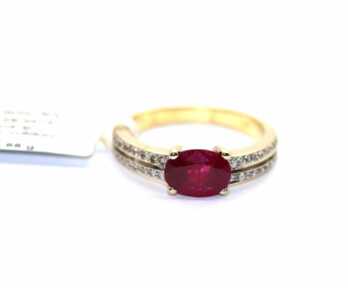 Кольцо с Бриллиантами и Рубином, Золото, 750 Проба, Размер: 17 мм, Вес: 3.68 гр