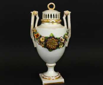 Vase with lid, Gilding, Porcelain, Decor - Hand work, Hand painting, beginning of 20th cent.
