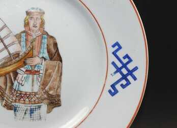 Dekoratīvs šķīvis, Porcelāns, Autordarbs, Rokas gleznojums, 20 gs. 20-30tie gadi, Latvija