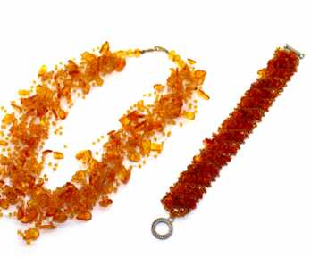 Necklace + Bracelet, Amber, Amber honey color, Weight: 51.66 Gr.