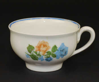 Mug, Porcelain, Riga ceramics factory, Riga (Latvia), Height: 5.7 cm