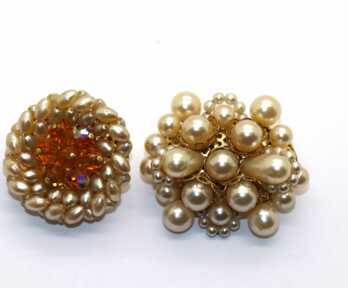Vintage brooches (2 pcs), Weight: 33.39 Gr.