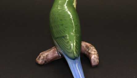 Statuete "Viļņotais papagailis", Porcelāns, Zemglazūras apgleznots, Autora paraksts-S.J., (B&G)Bing & Grondahl, Dānija (Kopenhāgena), Augstums: 8.5 cm