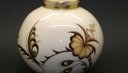 Vase, Gold mark, Pink Porcelain Mass, M.S. Kuznetsov manufactory, handpainted by Tamara Meiya, Riga 