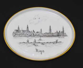 Šķīvītis "Rīga", Roku gleznojums - Latvija Brungilda Lomani?, Porcelāns "Fürstenberg", Vācija, 20x16 cm