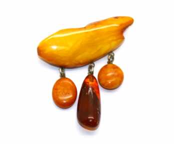 Brooch, Amber, Honey color of Amber, Weight: 8.13 Gr.
