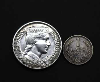 Monētas (2 gab.) "1, 5 Lati", Sudrabs, 1924, 1931. gads, Latvija