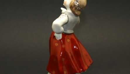 Figurine "Girl in a folk costume", Porcelain, 1st grade, Riga porcelain-faience factory, Riga Latvia