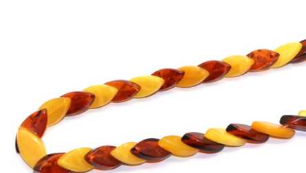 Necklace, Amber, Honey color of Amber, Weight: 20.29 gr