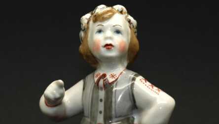 Figurine "Girl in a folk costume", Porcelain, 1st grade, Riga porcelain-faience factory, Riga Latvia