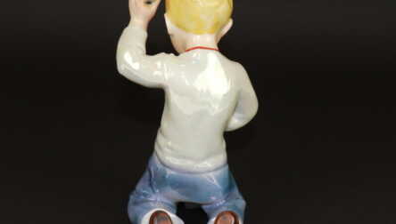 Statuete "Zēns spēlējas ar klucīšiem", Porcelāns, Augstums: 18.5 cm