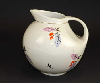 Jug, Porcelain, Decal with painting, Riga porcelain-faience factory, Riga (Latvia), Height: 17.3 cm