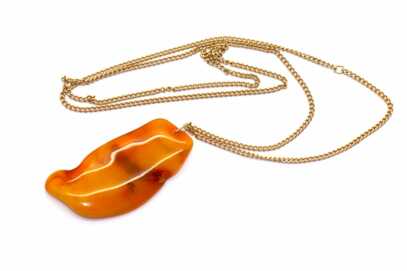 Pendant + Chainlet, Amber, Honey color of Amber, Weight: 9.74 gr 