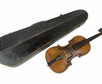 Vijole, Paraksts "Antonius Stradivarius Cremonensis Faciebat Anno 17"