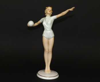 Statuete "Volejboliste", Porcelāns, Biskvīts, Schaubach Kunst, Vācija, Augstums: 25 cm