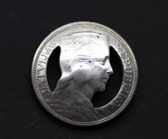Брошь из Монеты "Милда, 5 Лат 1931 года", Серебро, Латвия