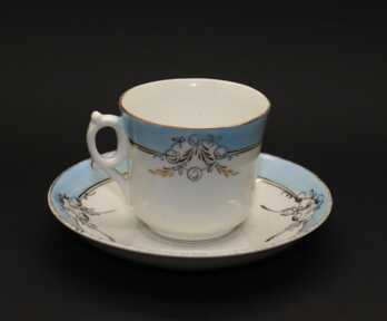 Tea pair, Hand-painted, Gilding, Porcelain, M.S. Kuznetsov manufactory in Riga, Krievijas impērija