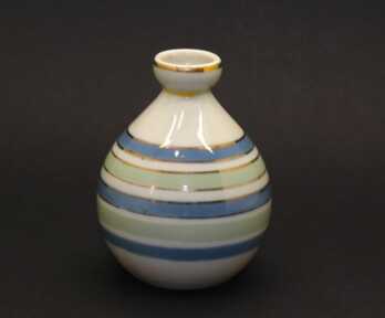 Small vase, Porcelain, Riga porcelain-faience factory, Riga (Latvia), Height: 9 cm