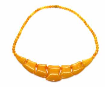 Necklace, Amber, Honey color of Amber, Weight: 14.61 gr