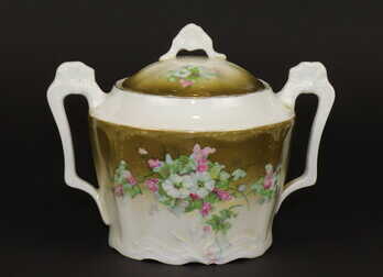 Tea service, Porcelain, Mark - "Fabrique I.E. Kousnetzoff", Russian empire